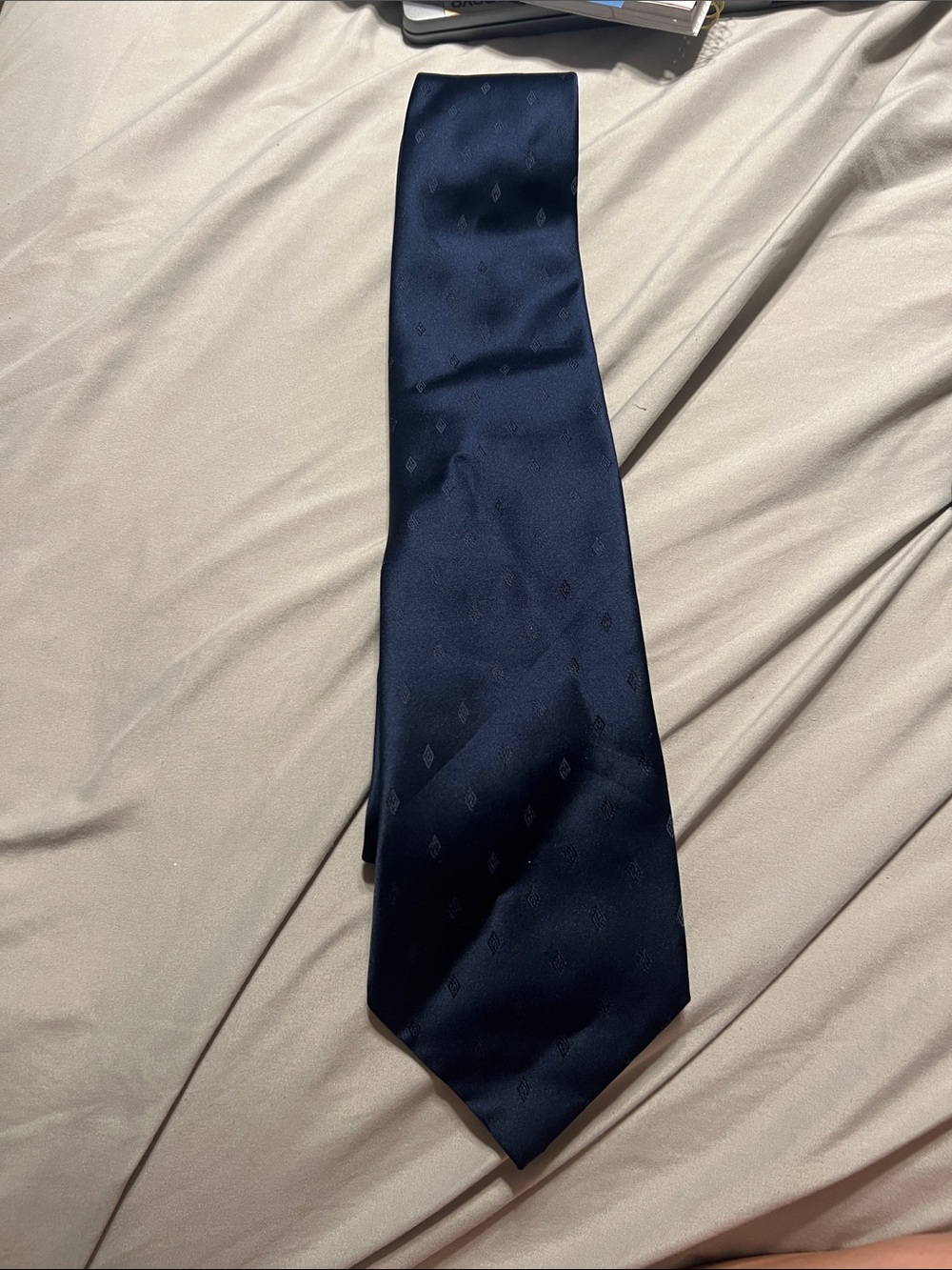 Men's Classic Navy Silk Tie - Solid Pattern